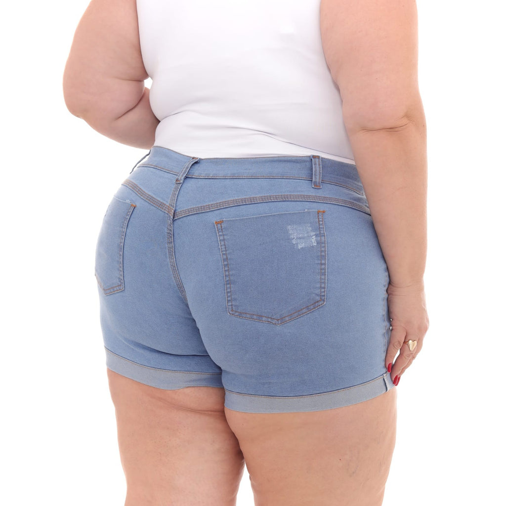 Shorts Jeans Feminino Plus Size Azul Claro Com Puído Barra Dobrada