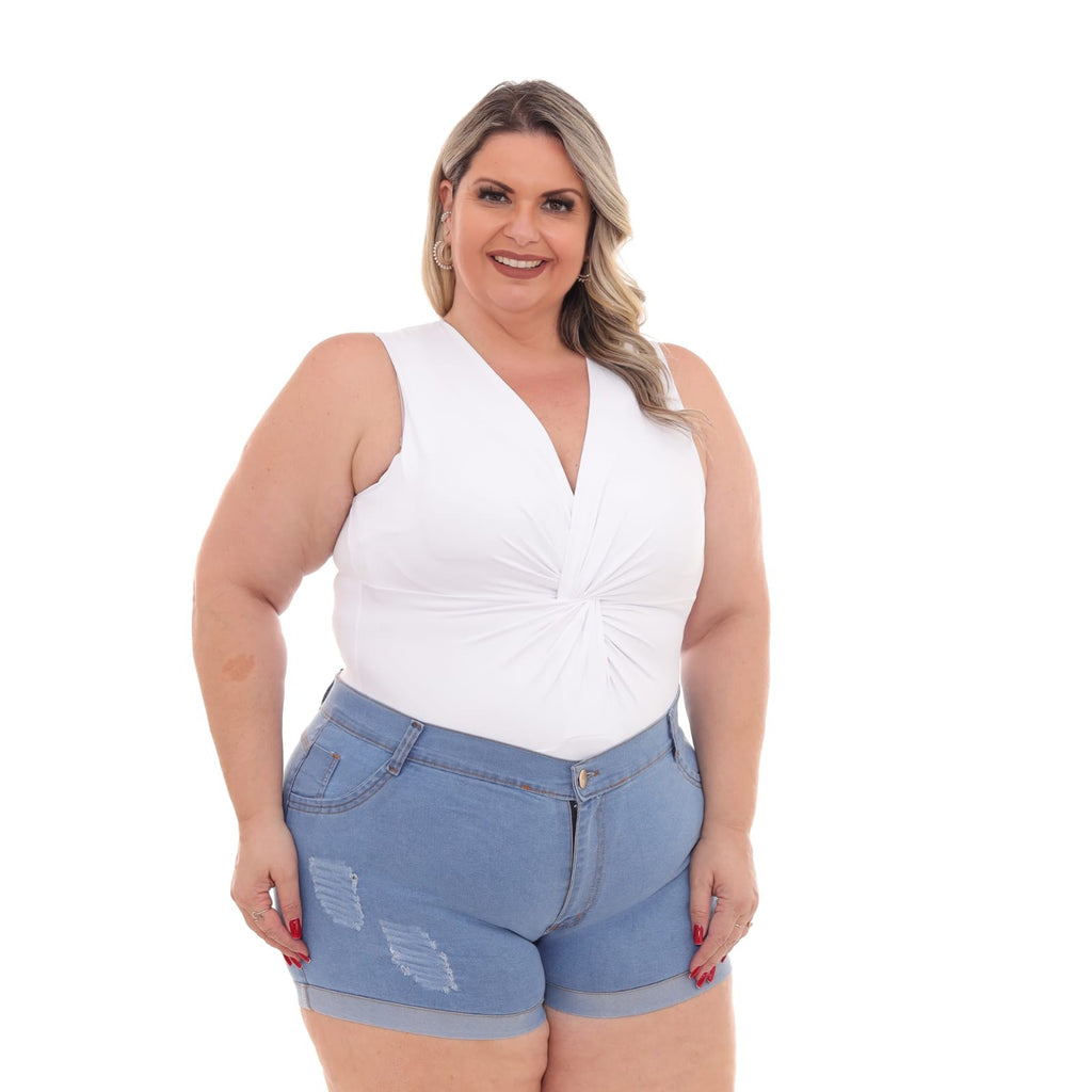 Shorts Jeans Feminino Plus Size Azul Claro Com Puído Barra Dobrada
