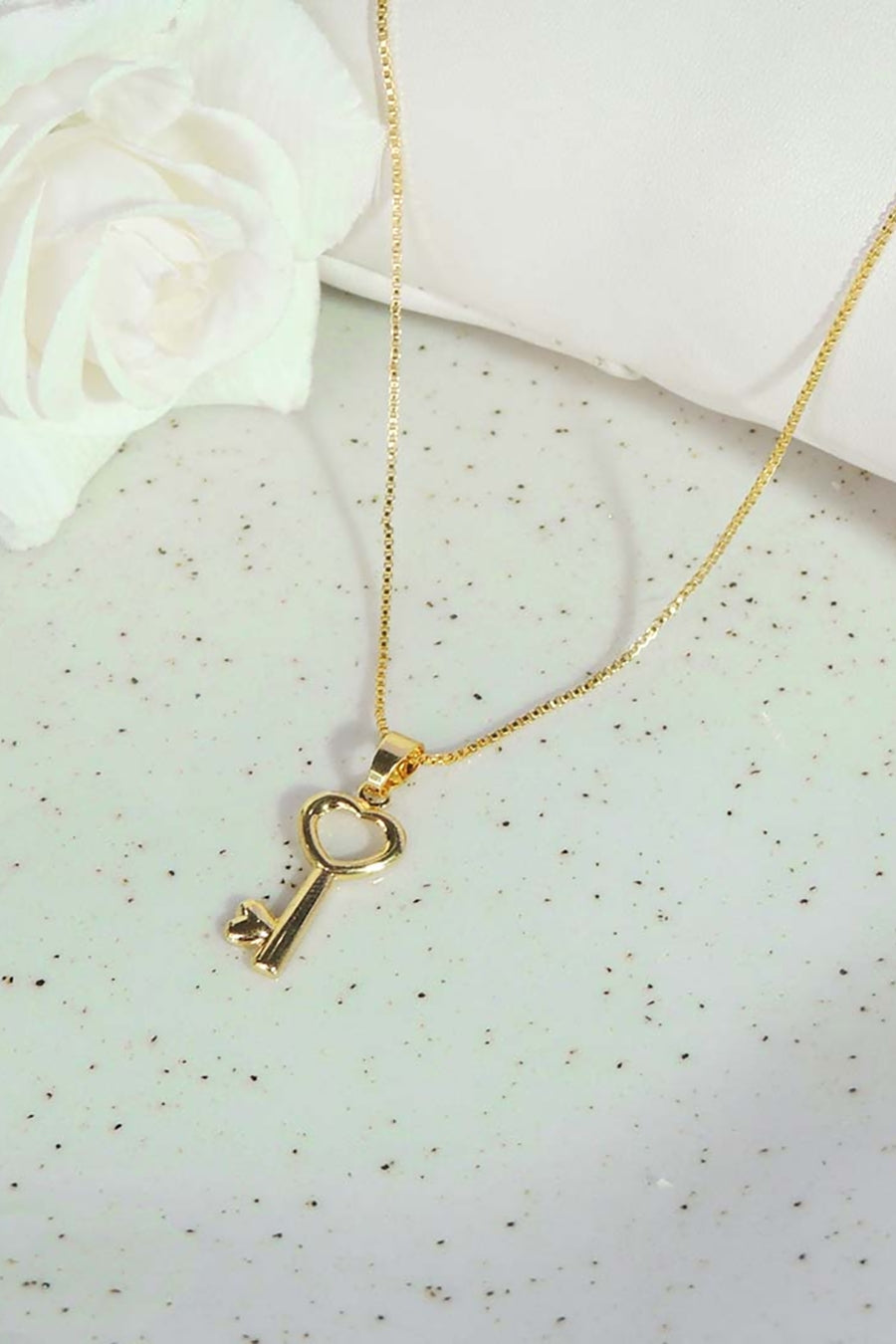 Colar Pingente de Chave Banhado em Ouro 18k