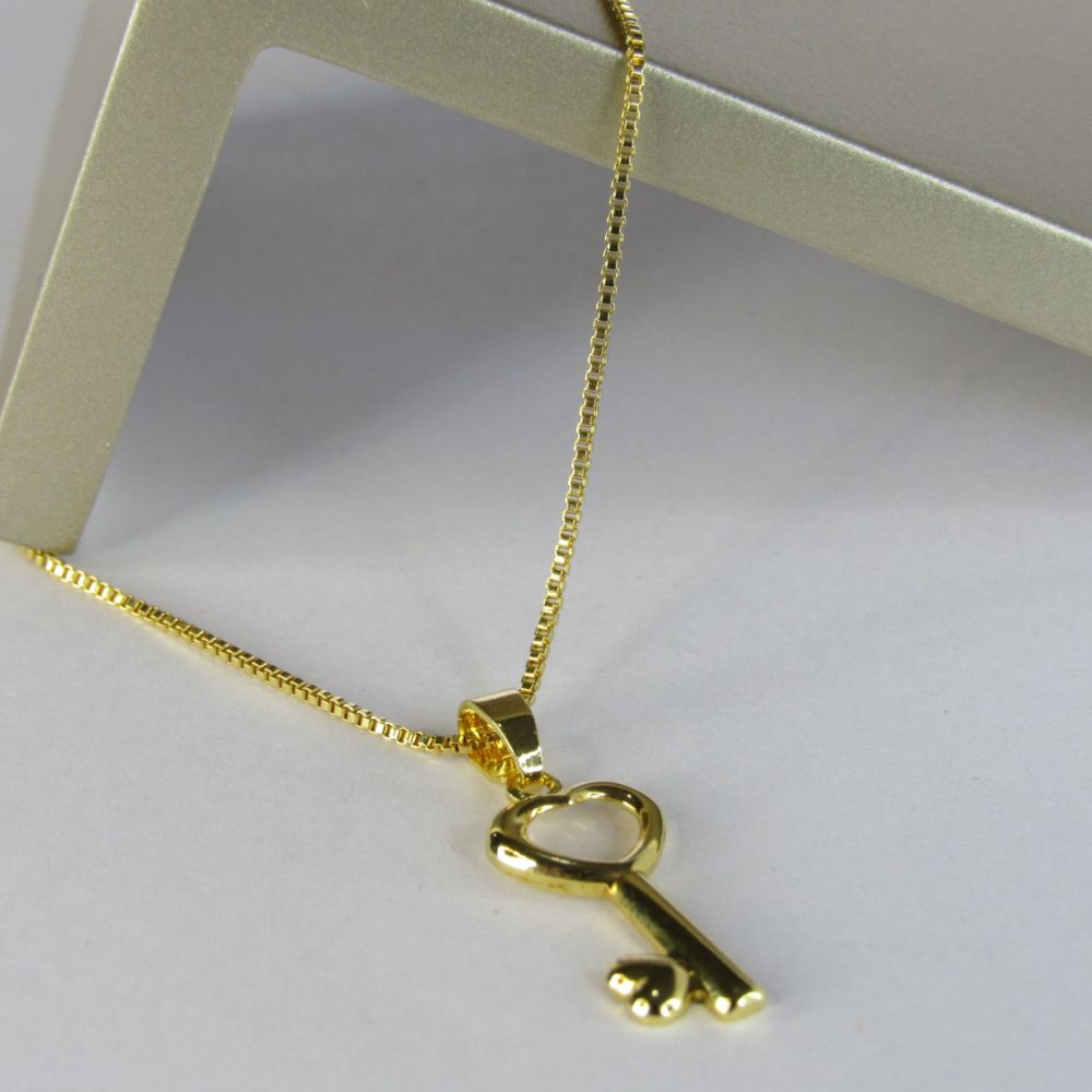 Colar Pingente de Chave Banhado em Ouro 18k