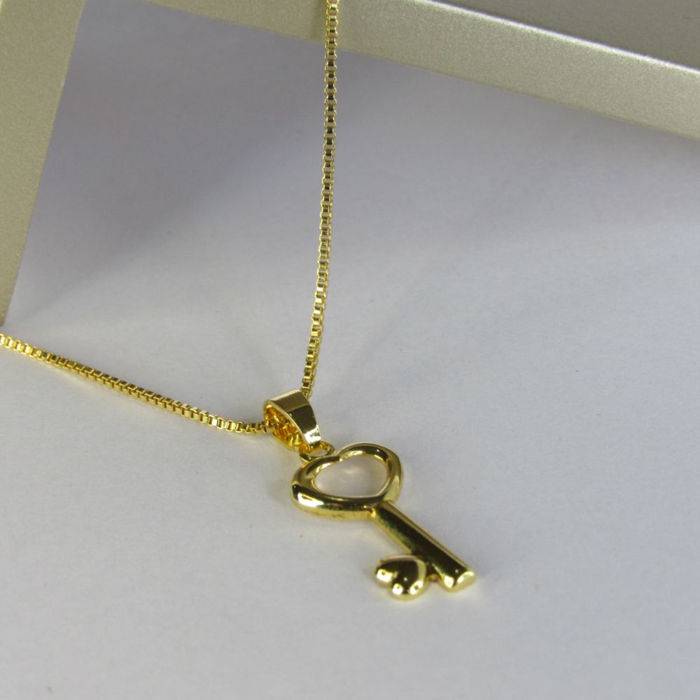 Colar Pingente de Chave Banhado em Ouro 18k