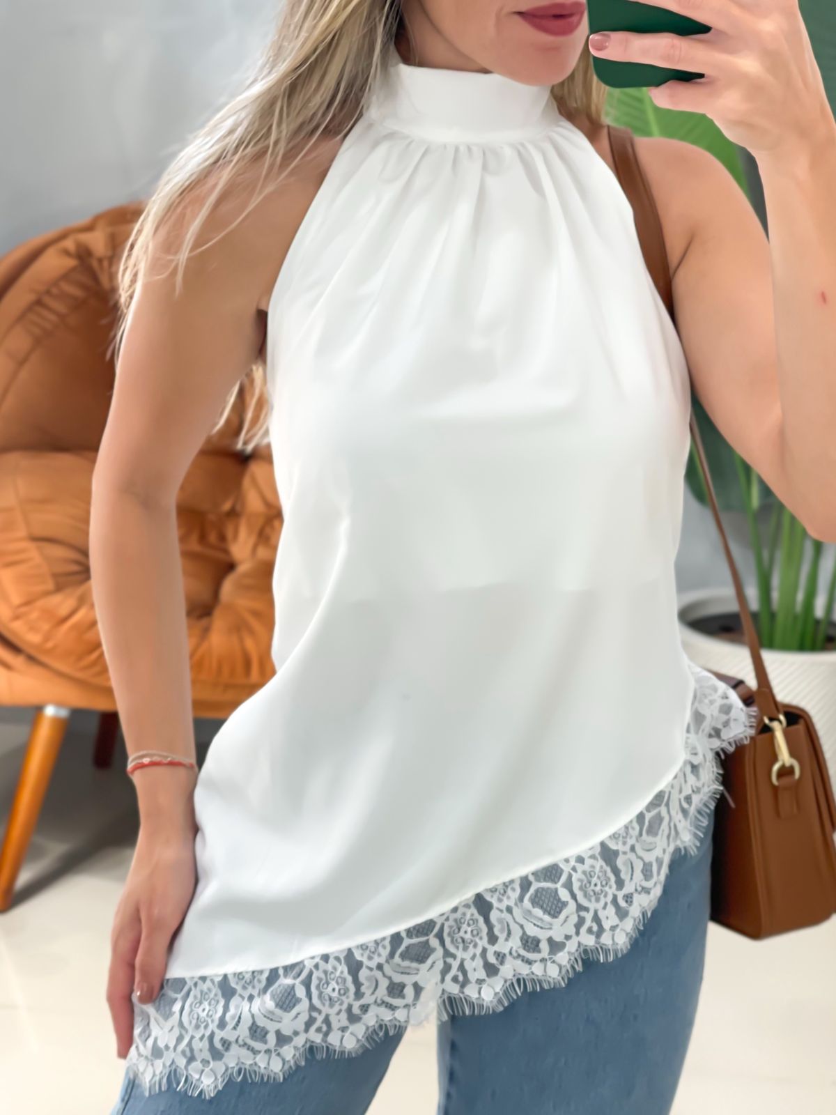 Bata em Crepinho Assimétrica Frente Única com Renda e Amarração Rose