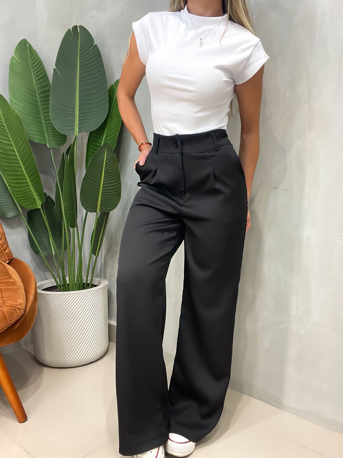Calça em Alfaiataria Pantalona Maira