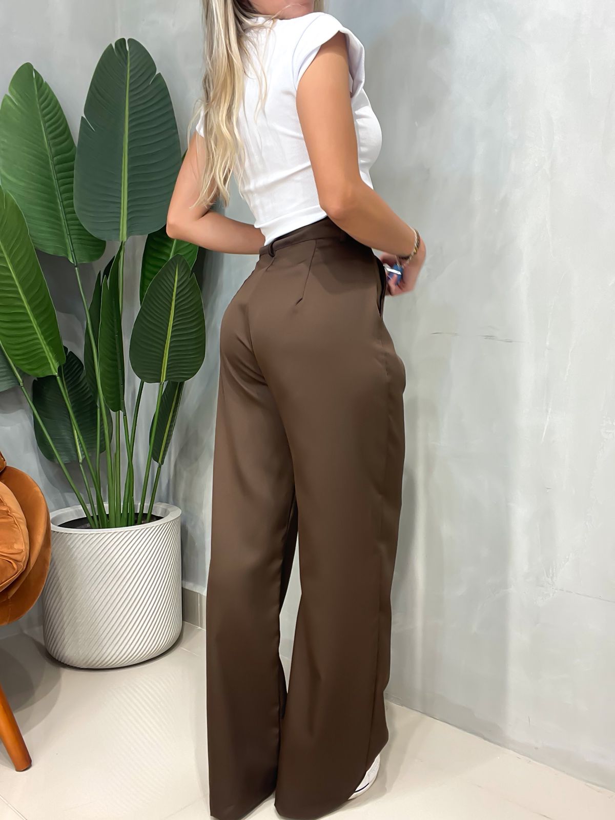 Calça em Alfaiataria Pantalona Maira