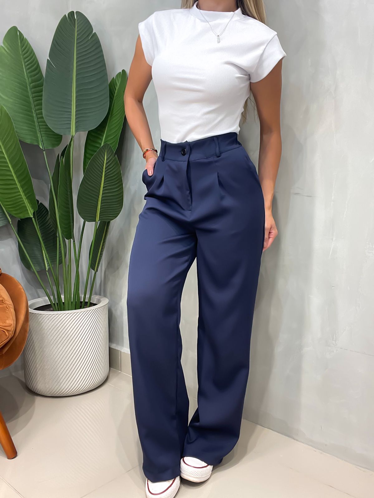 Calça em Alfaiataria Pantalona Maira