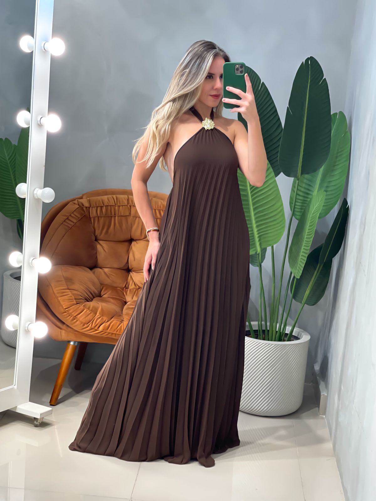 Vestido Longo em Crepe Frente Única Plissado com Fivela Alice