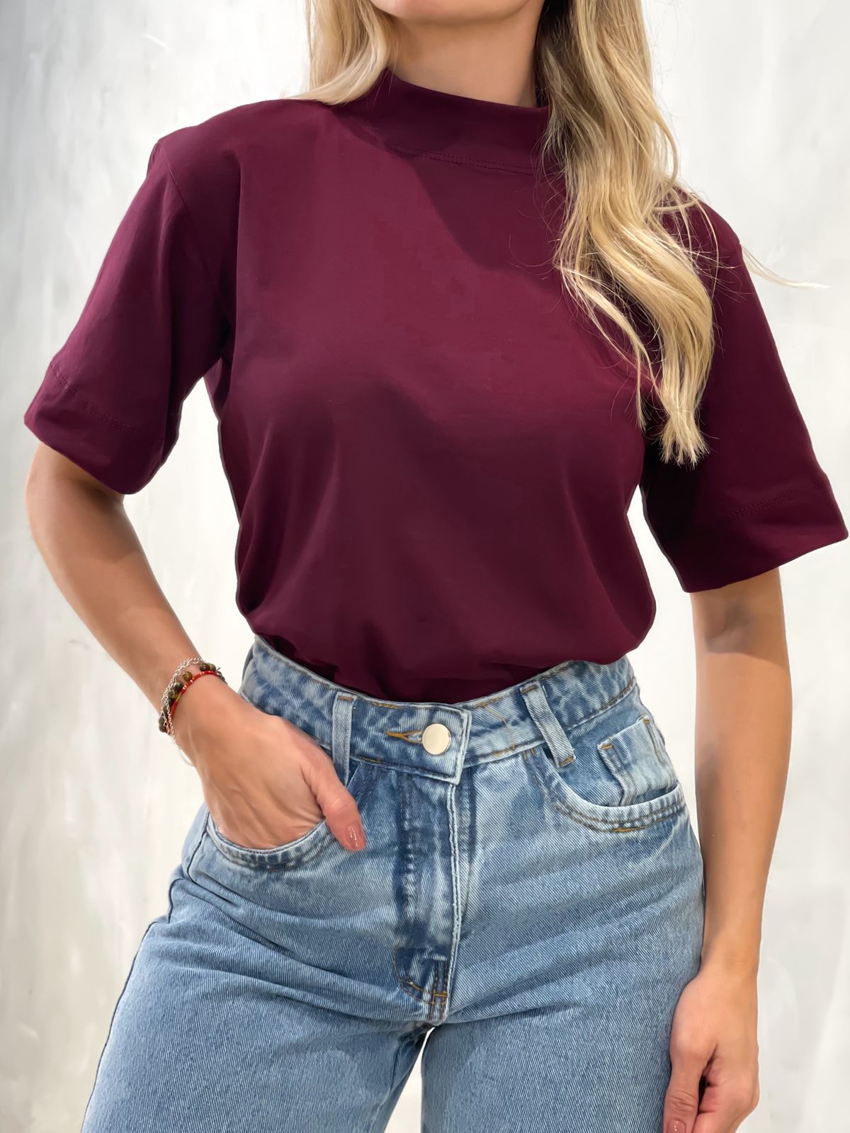 T-Shirt Básica em Algodão com Gola Pamela Ref. 1956
